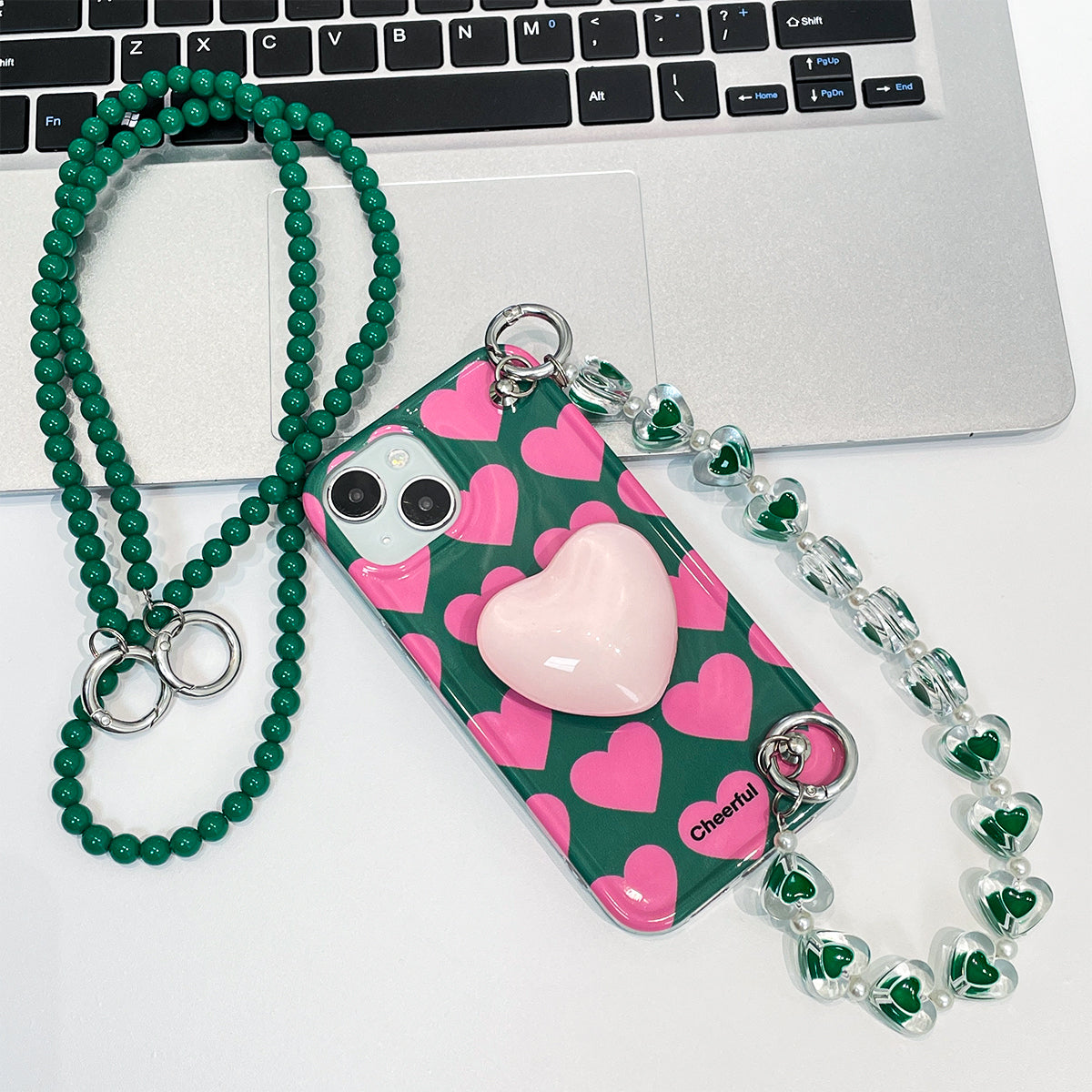 Trendige Herz-Design Case mit Herz-Fingerhalter & Perlen-Umhängeband für iPhone 15