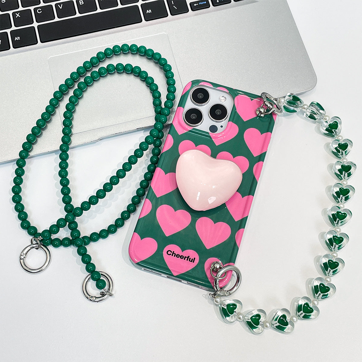 Trendige Herz-Design Case mit Herz-Fingerhalter & Perlen-Umhängeband für iPhone 15