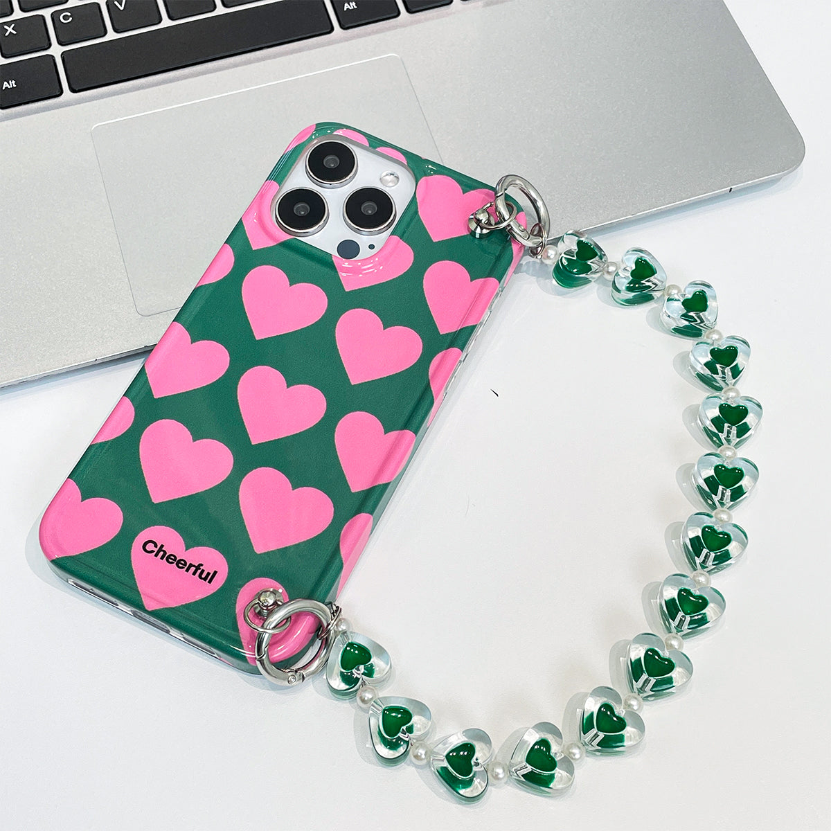 Trendige Herz-Design Case mit Herz-Fingerhalter & Perlen-Umhängeband für iPhone 15